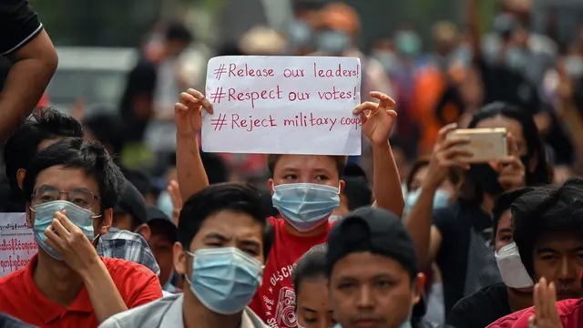 Lautan Manusia di Yangon Protes Kudeta Myanmar