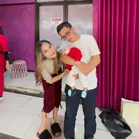 Nadya Shavira dengan suami dan anak (Instagram/nadshavv)