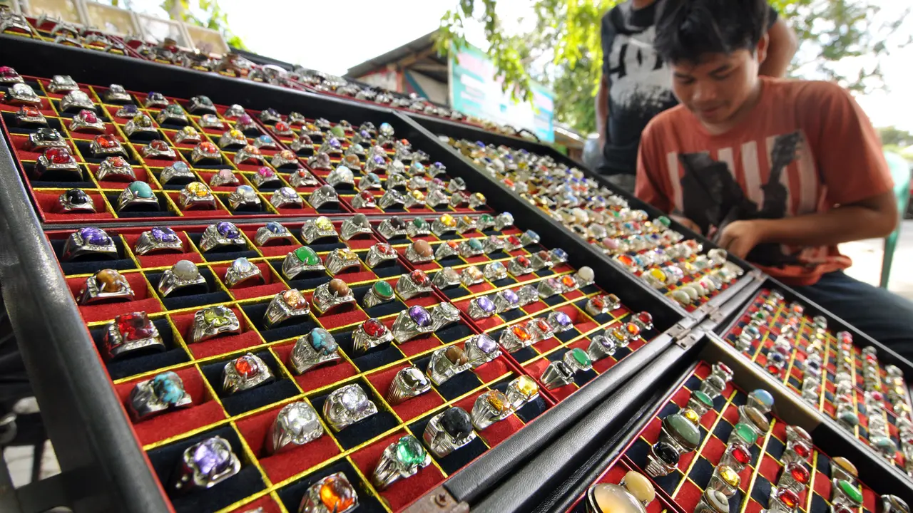 Pesona Batu Akik di Mata Anak Muda Kota Palu