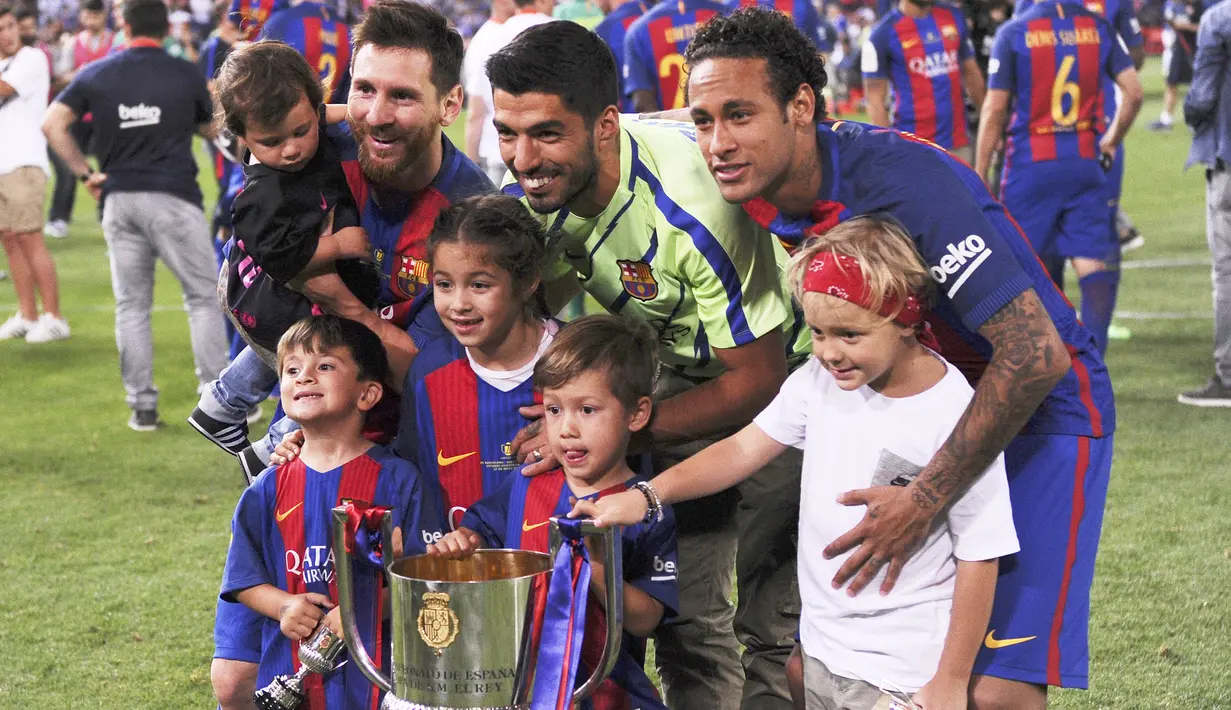 Namun sayang Trio MSN harus bubar usai Neymar meninggalkan Barcelona pada 2017. Penyerang Brasil itu pindah ke PSG dengan status pemain termahal di dunia. (AFP/Josep Lago)