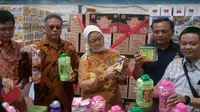 Perusahaan yang sudah berdiri sejak 2013 ini sudah memasarkan jajanan anak-anak ini ke sejumlah kota di Jawa dan Kalimantan. (Liputan6.com/Pramita Tristiawati)