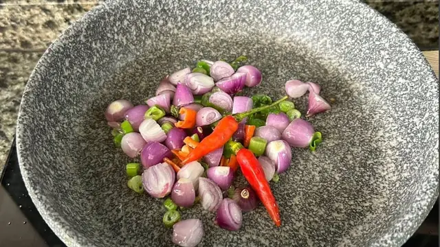 Resep Praktis Tumis Brambang yang Lezat Disantap Bersama Nasi Panas. (Dok: Cookpad @zabelsmom)