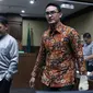 Gubernur nonaktif Jambi, Zumi Zola saat jeda sidang lanjutan dugaan suap dan gratifikasi di Pengadilan Tipikor, Jakarta, Senin (29/10). Sidang mendengar keterangan terdakwa kasus dugaan suap dan gratifikasi, Zumi Zola. (Liputan6.com/Helmi Fithriansyah)