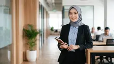 Simpel tapi Tetap Chic, Cek Pilihan Hijab Segi Empat Polos untuk Temani Aktivitas ke Kantor