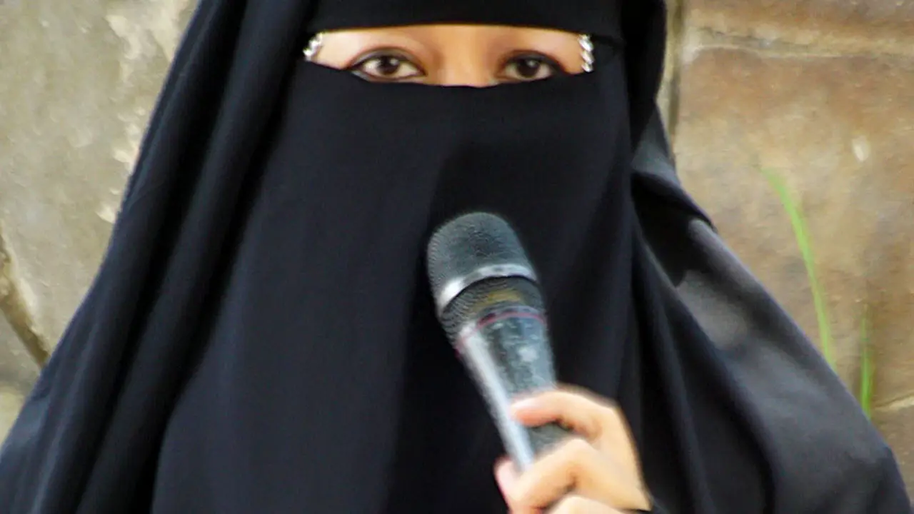 [Bintang] Dian Rositaningrum (Istri Opick)