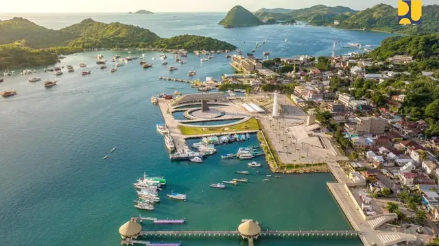 Kementerian PUPR telah memoles kawasan dermaga Waterfront Marina Labuan Bajo jadi tempat bersandar Kapal Phinisi Ayana yang akan mendukung KTT ASEAN 2023. (Dok Kementerian PUPR)