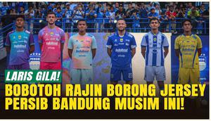 Head of Retail & Merchandising PT Persib Bandung Bermartabat, Fadma Wijaya, mengungkap total penjualan jersey Persib musim 2025/2026. Sejak dirilis pada Agustus lalu, penjualannya hampir menembus 20 ribu pieces, menunjukkan antusiasme besar Bobotoh t...