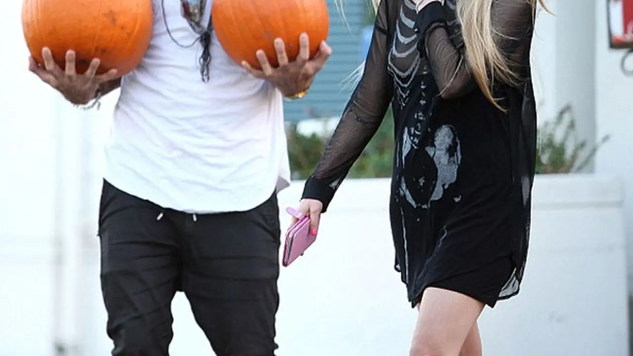 [Bintang] Avril Lavigne dan Ryan Cabrera