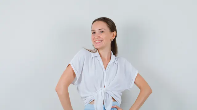 6 Fashion Item yang Bikin Look Makin Slay Tanpa Effort Berlebih (photo by freepik.com)