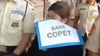 Dikalungkan "Saya Copet", Seorang Wanita Diarak di Tanah Abang