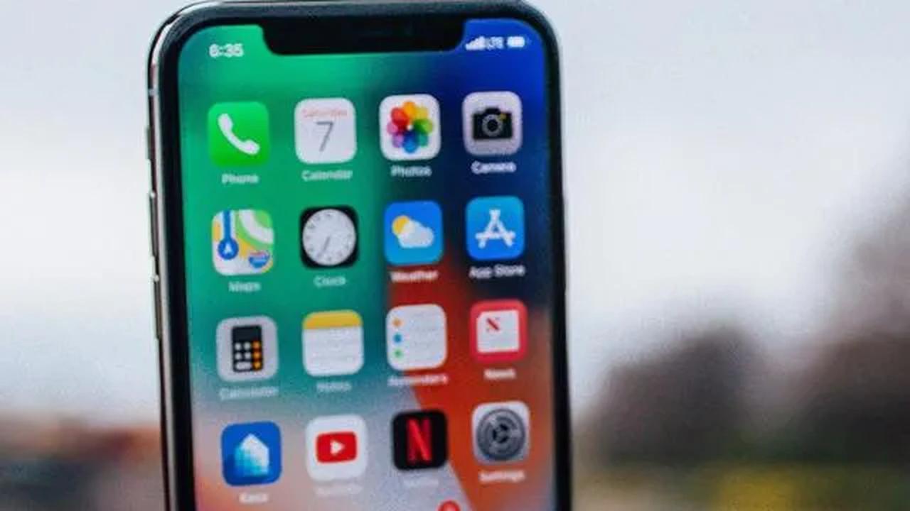 "Pertama supaya kita mengetahui handphone itu oleh apakah memang yang bersangkutan itu beli black market, kan ada itu beli black market, biasanya bahasanya internasional, itu alasannya," ungkap Adi.