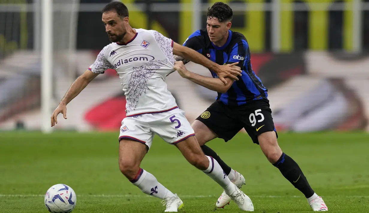 Nerazzurri mengoleksi 9 poin dari tiga laga, unggul selisih gol atas rival sekota mereka, AC Milan yang juga memiliki jumlah poin sama di posisi kedua. (AP Photo/Antonio Calanni)
