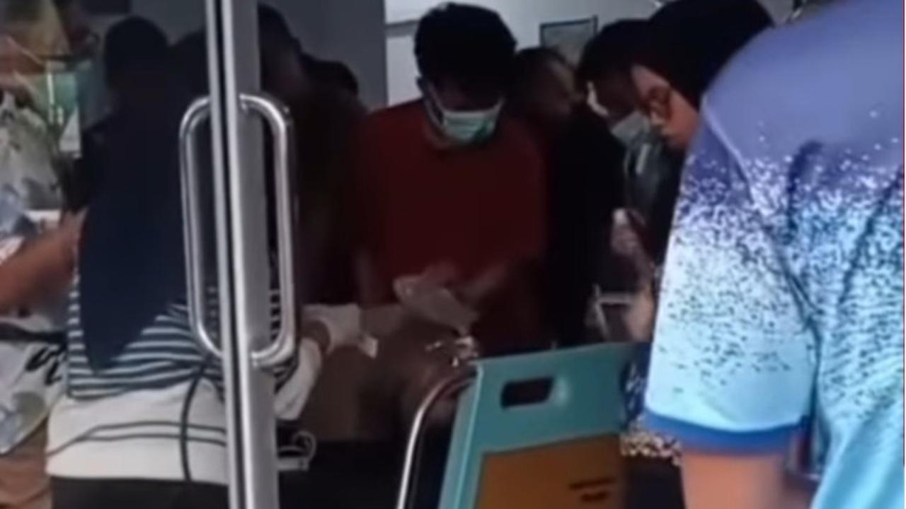Diduga Keracunan Menu MBG, Ratusan Siswa SD hingga SMA di Banggai Kepulauan Dilarikan ke RS