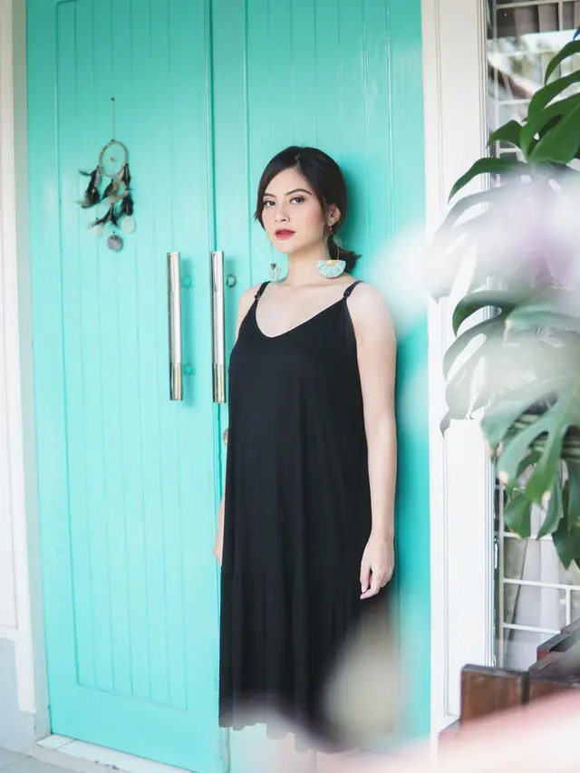 Potret Baby Bump Tiwi Eks T2 yang Sedang Hamil Anak Kedua. (Sumber: Instagram/tentangtiwi)