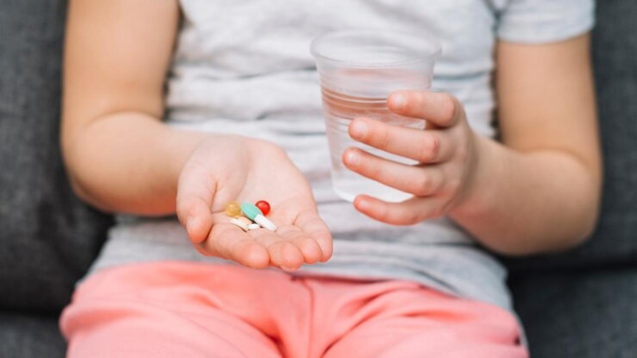 Ilustrasi Anak Minum Obat