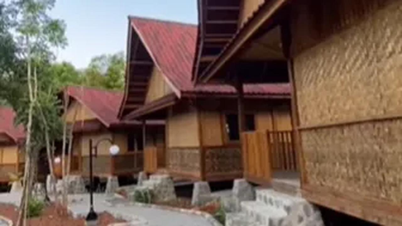 Terdapat Homestay,Taman sampai Gazebo