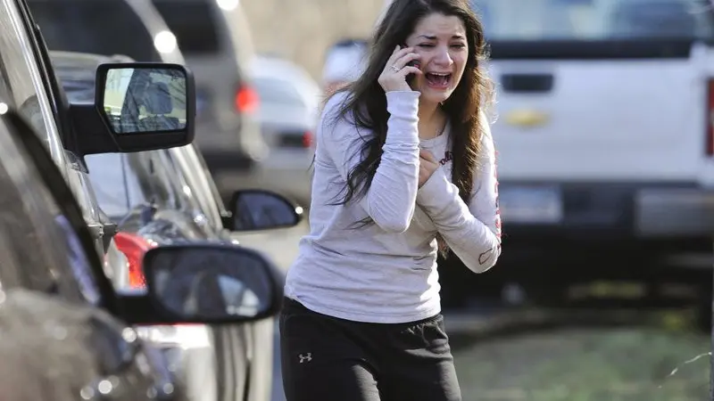 Pembantaian di Sekolah Sandy Hook 14 Desember 2012 (AP Photo/Jessica Hill)