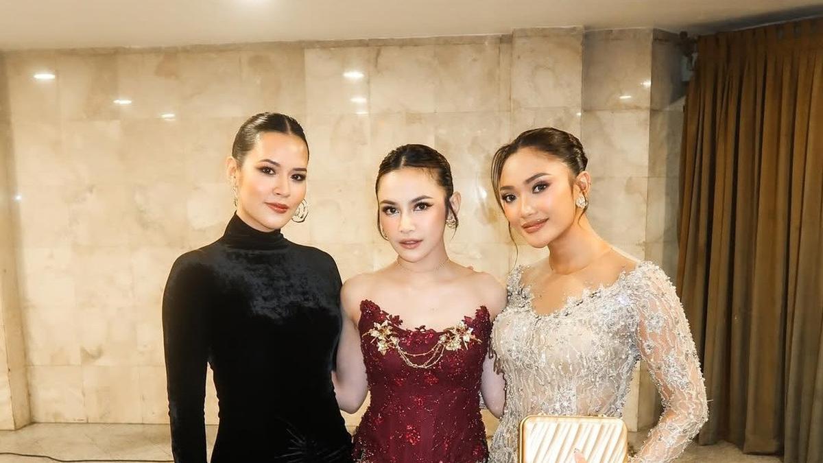 7 Pesona Raisa dengan Gaun Beludru di Ngunduh Mantu Al Ghazali, Curi Perhatian
