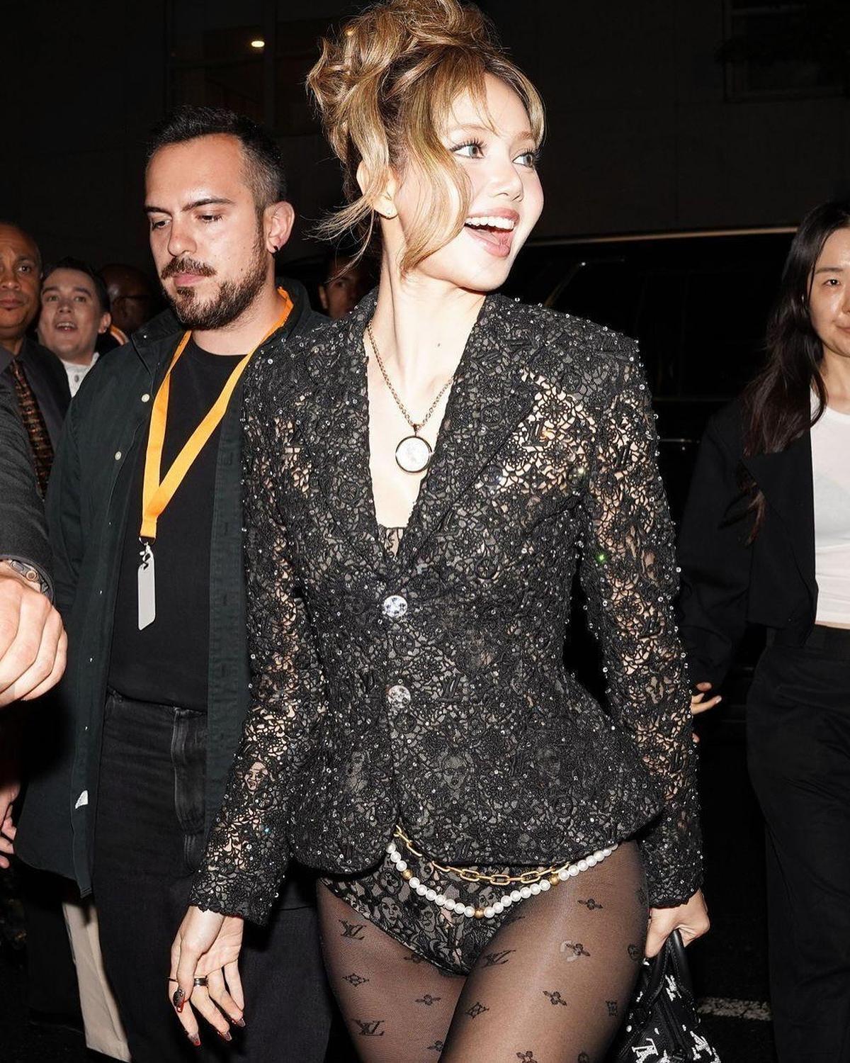 Lisa Blackpink Met Gala