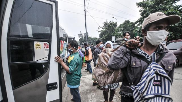 Puncak Arus Balik di Terminal Kampung Rambutan