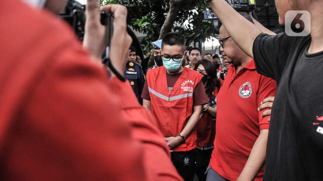 Teddy Minahasa dkk Resmi Jadi Tahanan Kejari Jakarta Barat