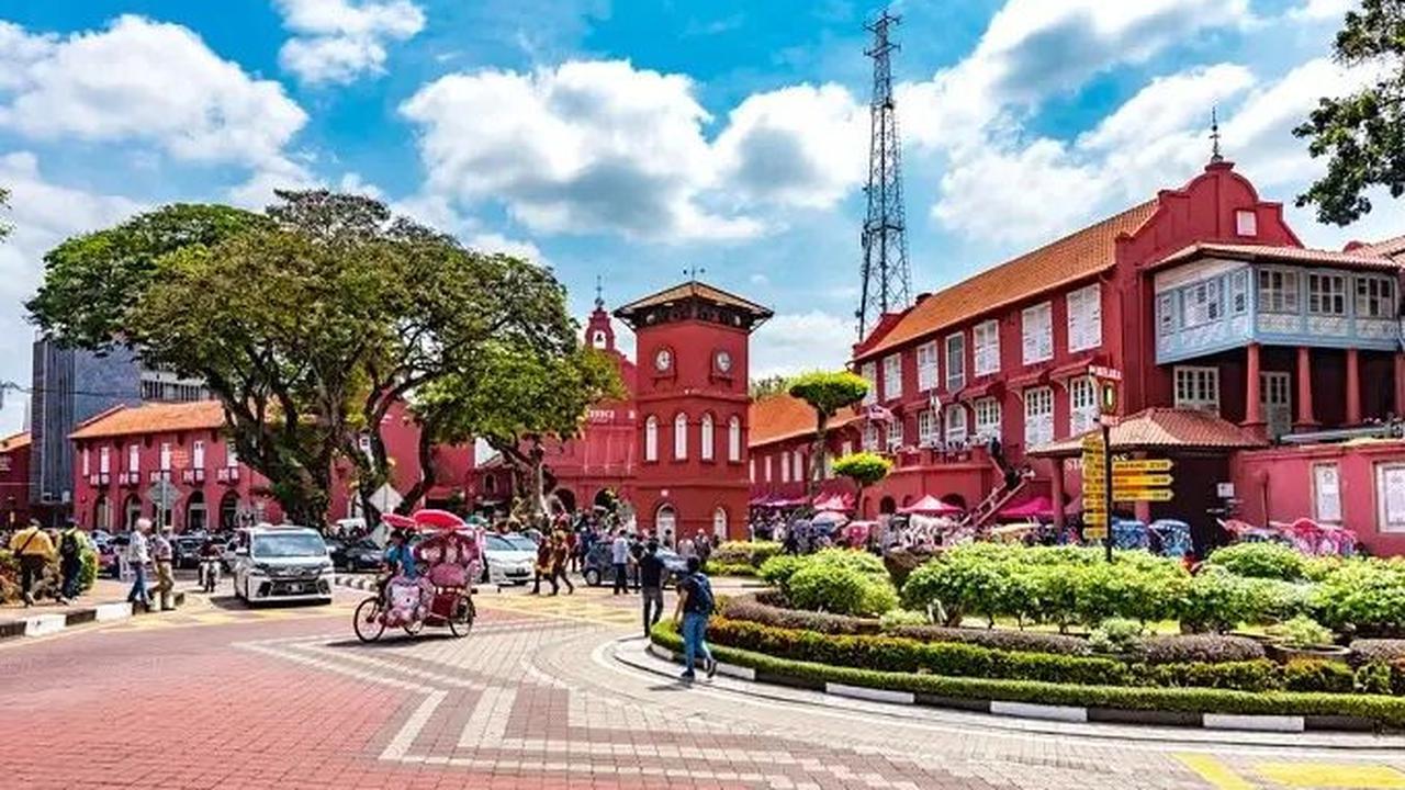 Malaysia adalah destinasi yang sempurna bagi pelancong yang mencari pengalaman wisata sejarah dan budaya yang kaya.