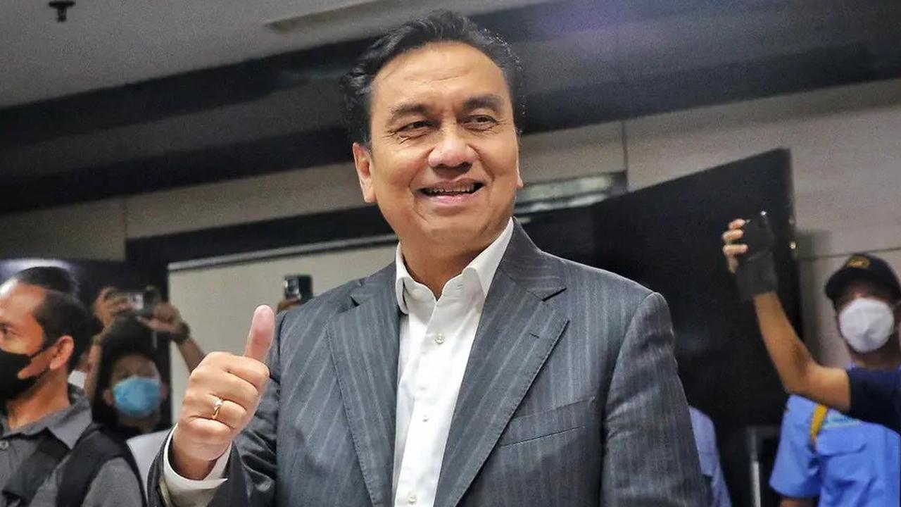 Hasto Jadi Tersangka, Effendi Simbolon Sarankan Megawati Mundur dari Ketum PDIP
