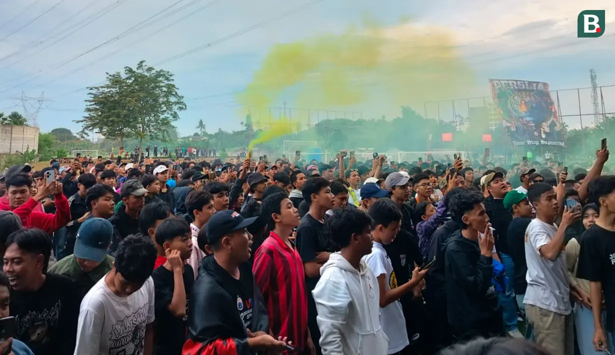 Tiga poin dibutuhkan Persija untuk tetap berada di jalur juara. Mereka saat ini ada di urutan ketiga dengan 39 poin, terpaut sepuluh angka dari Persib Bandung selaku pemuncak klasemen Liga 1 musim ini. (Bola.com/M Iqbal Ichsan)