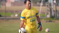 Pelatih Kiper PSIS Semarang, I Komang Putra. (Bola.com/Vincentius Atmaja)