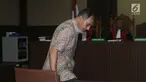 Tersangka kasus dugaan suap pengadaan monitor satelit Bakamla, Nofel Hasan bersiap mengikuti sidang perdana di Pengadilan Tipikor, Jakarta, Rabu (3/1). Sidang beragendakan pembacaan dakwaan Jaksa Penuntut Umum. (Liputan6.com/Helmi Fithriansyah)