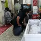 Penyebab Kematian Bocah dalam Karung Mulai Terungkap. (Liputan6.com/Achmad Sudarno)