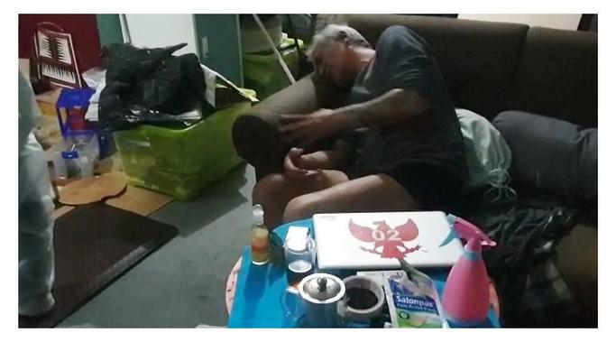 7 Potret Detik-Detik Tio Pakusadewo Ditangkap Polisi karen Kasus Narkoba (Sumber: Kapanlagi)