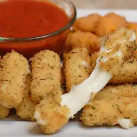 Resep kali ini memadukan keju dan makanan ringan kemasan. Perpaduan rasanya bikin lidah bergoyang!