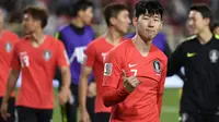 Pemain Timnas Korea Selatan, Son Heung-min, seusai laga melawan China di Piala Asia 2019 (16/1/2019). (AFP/Khaled Desouki)