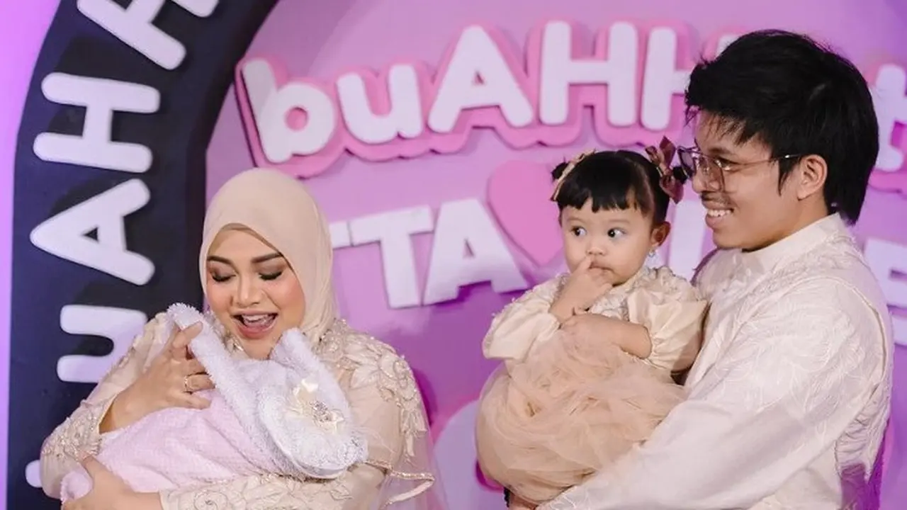 Potret Akikah Baby Azura (Sumber: Instagram/@aurelie.hermansyah)