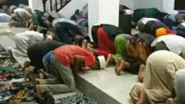 Inilah beberapa kelakuan nyeleneh orang Indonesia saat tarawih.
