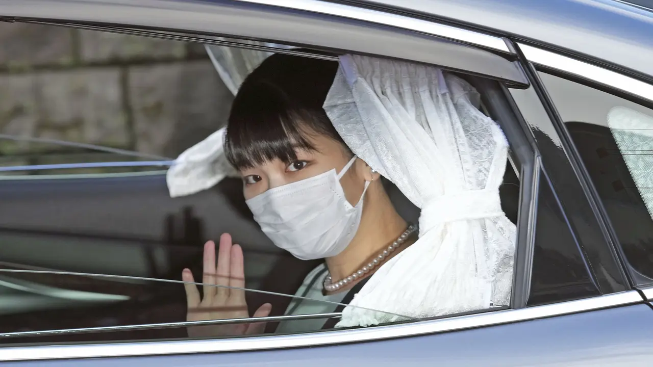 Putri Mako Tinggalkan Istana