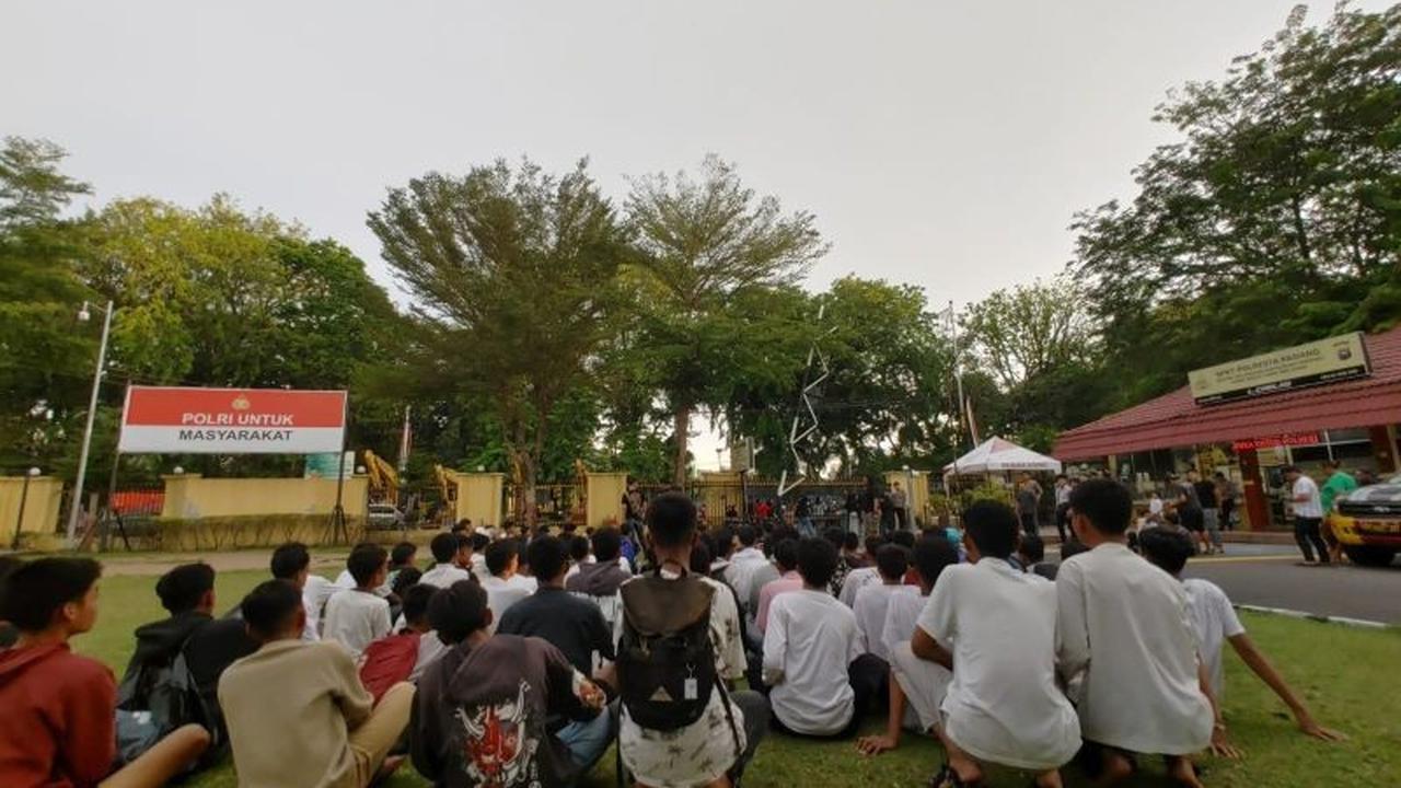 Gerak Cepat Tim Klewang Polresta Padang: Cegah Bentrokan Antar Pelajar di Berok Nipah, Dua Remaja Diamankan