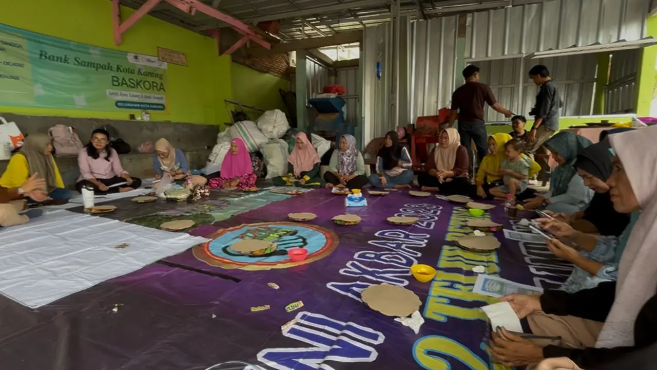 Bank Sampah Kota Karang (Baskora) menjadi salah satu inovasi penting yang tumbuh dari masyarakat.
