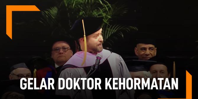 VIDEO: Justin Timberlake Terima Gelar Doktor Kehormatan