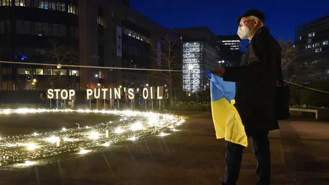 FOTO: Tanda Perdamaian Raksasa dari Belgia untuk Perang di Ukraina