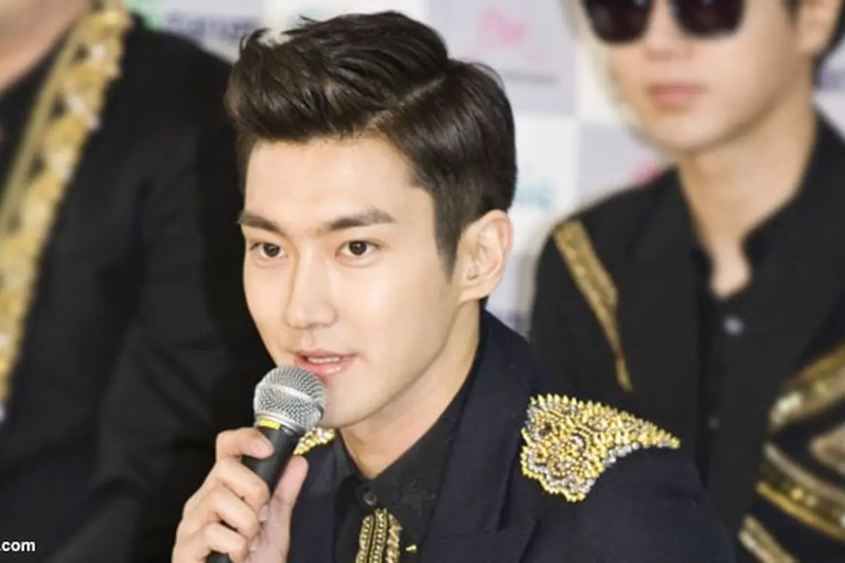 siwon-2-130822b.jpg