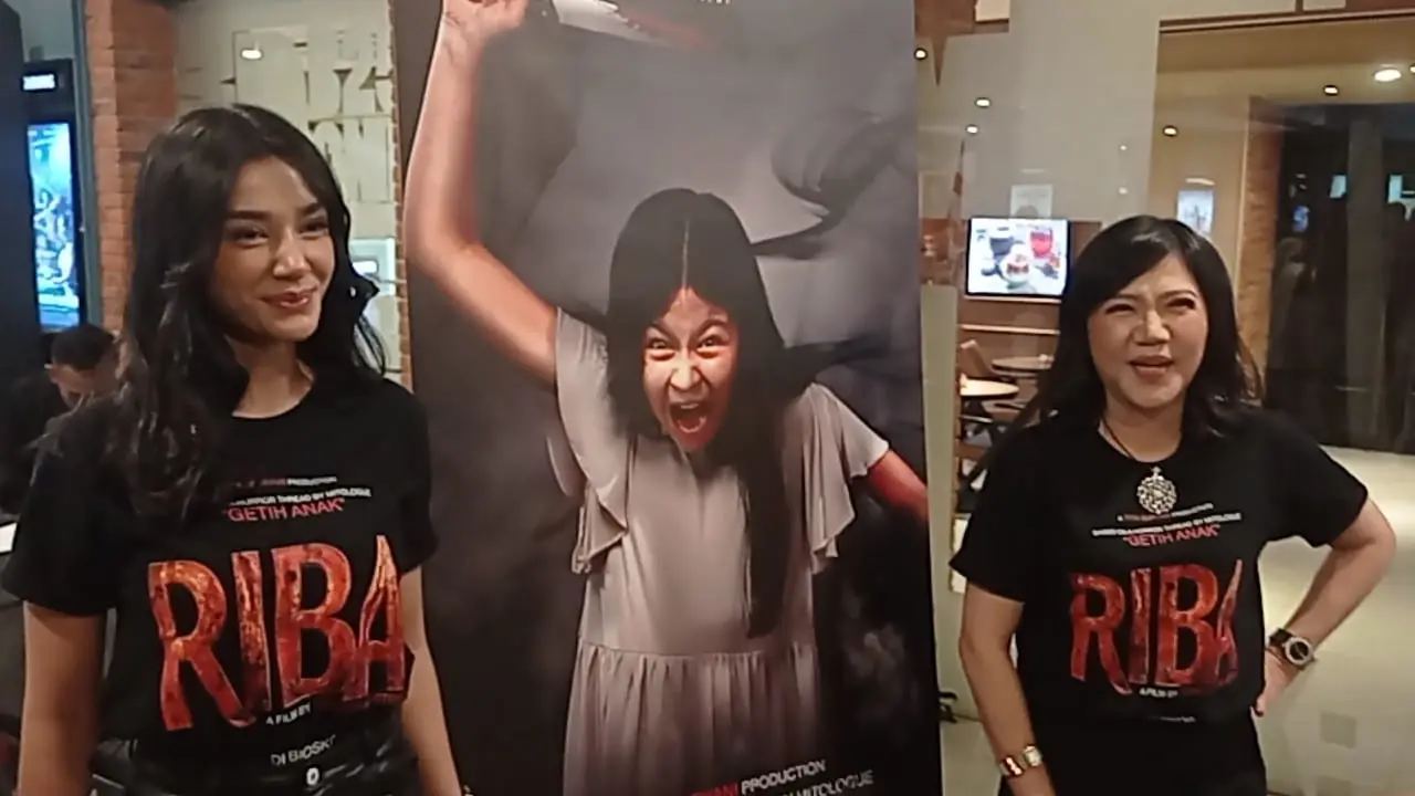 Fanny Ghassani dalam Film Riba. (M Altaf Jauhar/ Liputan6.com)