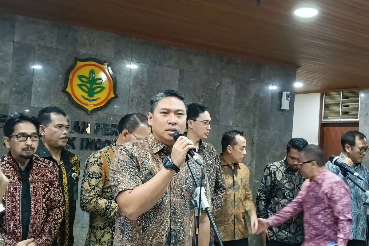 Wakil Menteri Pertanian (Wamentan) Sudaryono usai bertemu pengusaha dan petani sawit di Kantor Kementerian Pertanian (Kementan), Jakarta, Jumat (29/5/2026). (Liputan6.com/Maulandy)
