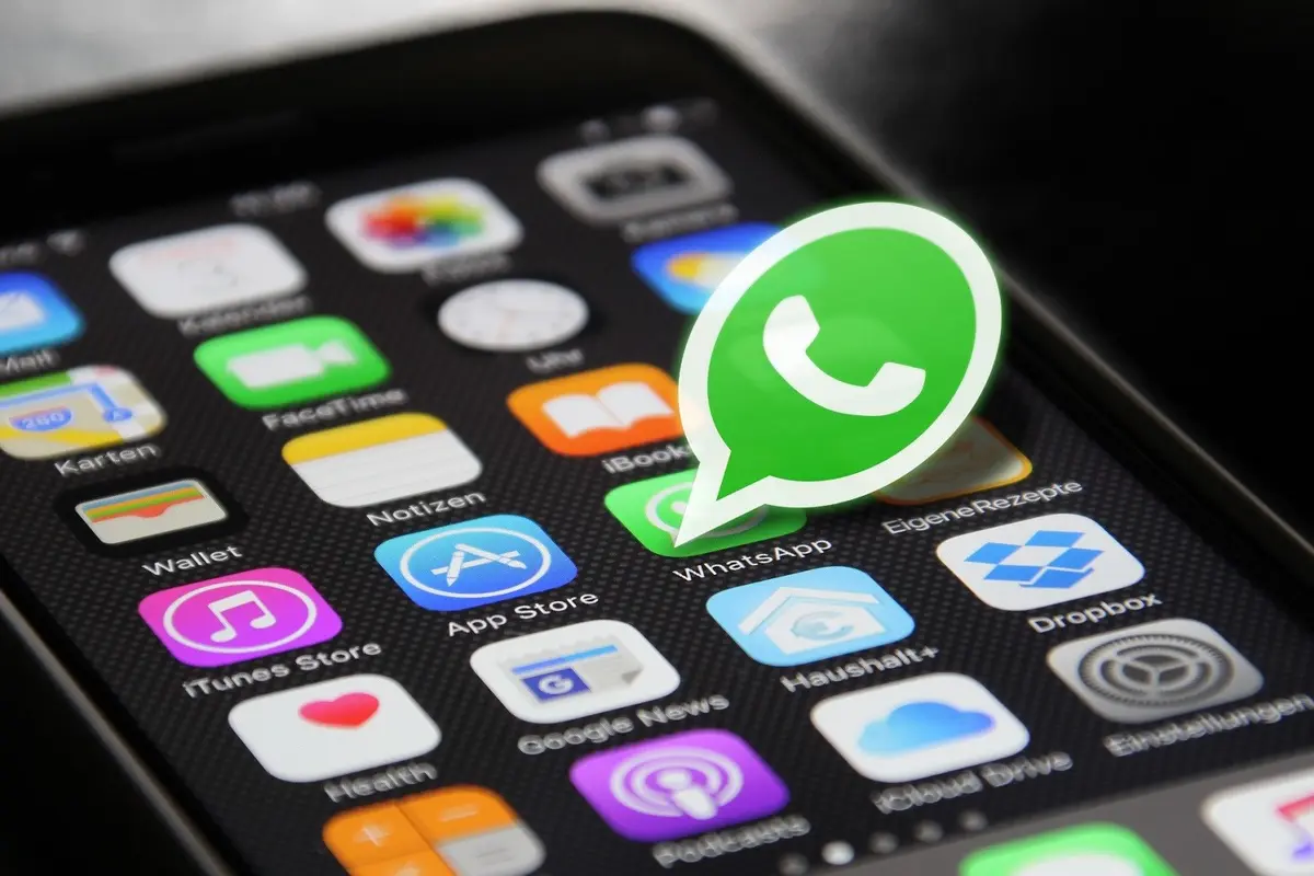 Ilustrasi WhatsApp, media sosial