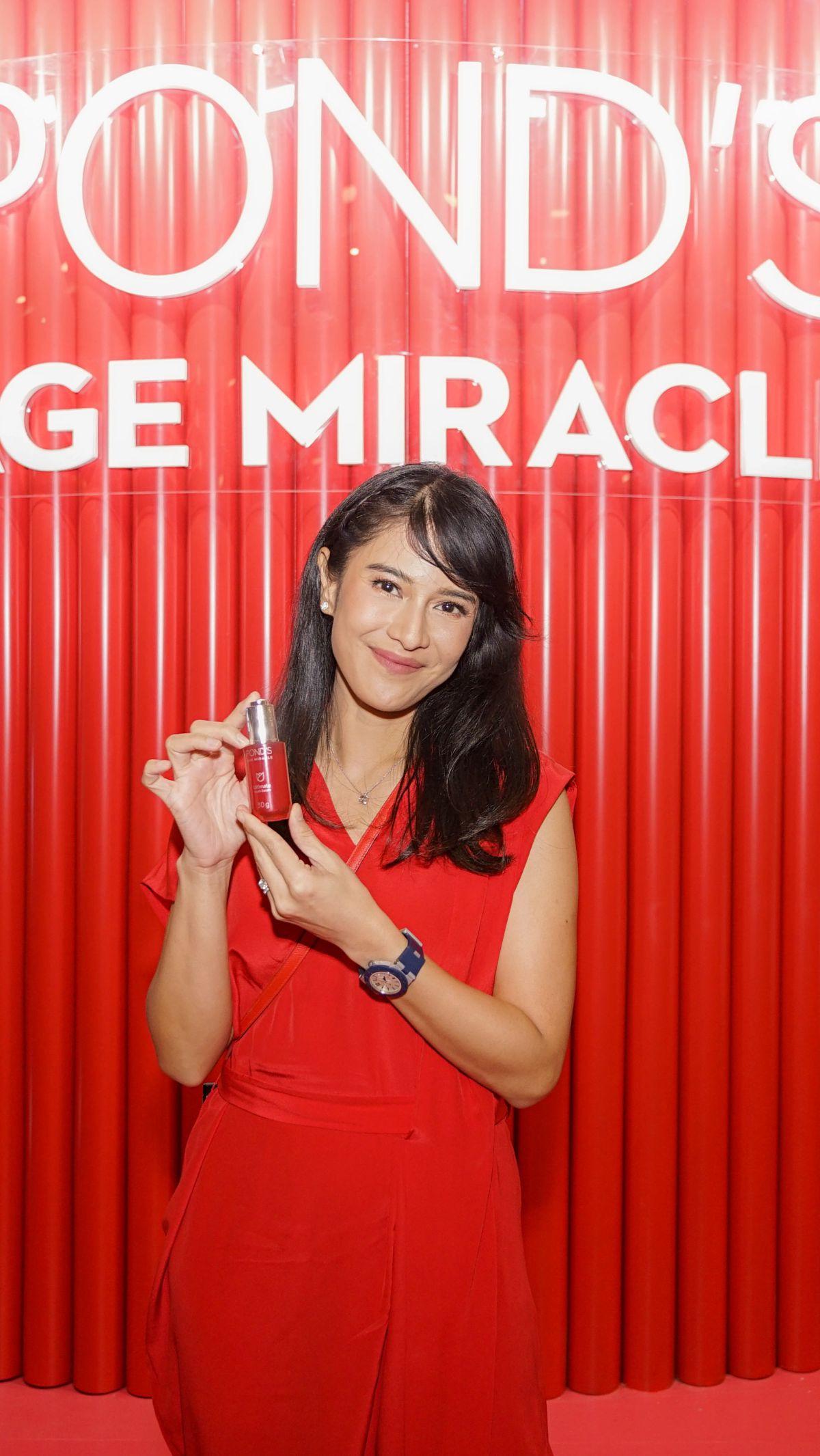 1.&nbsp;Pond's Age Miracle Hexyl-Retinol Niacinamide Day Cream