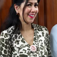 Dalam agenda sidang yang di gelar di Pengadilan Negeri Jakarta Selatan, Selasa (8/3), pihak Ivan mengajukan usulan perdamaian. (Nurwahyunan/Bintang.com)