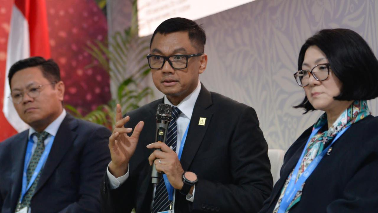 Direktur Utama PLN, Darmawan Prasodjo dalam CEO Climate Talks COP29