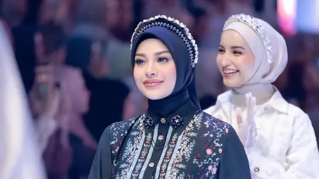 Potret Aurel Hermansyah Melenggang di Catwalk, Tampil Anggun (credit: instagram/aurelie.hermansyah)