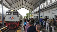 Ilustrasi kedatangan kereta api di Stasiun Rogojampi Banyuwangi (Istimewa)